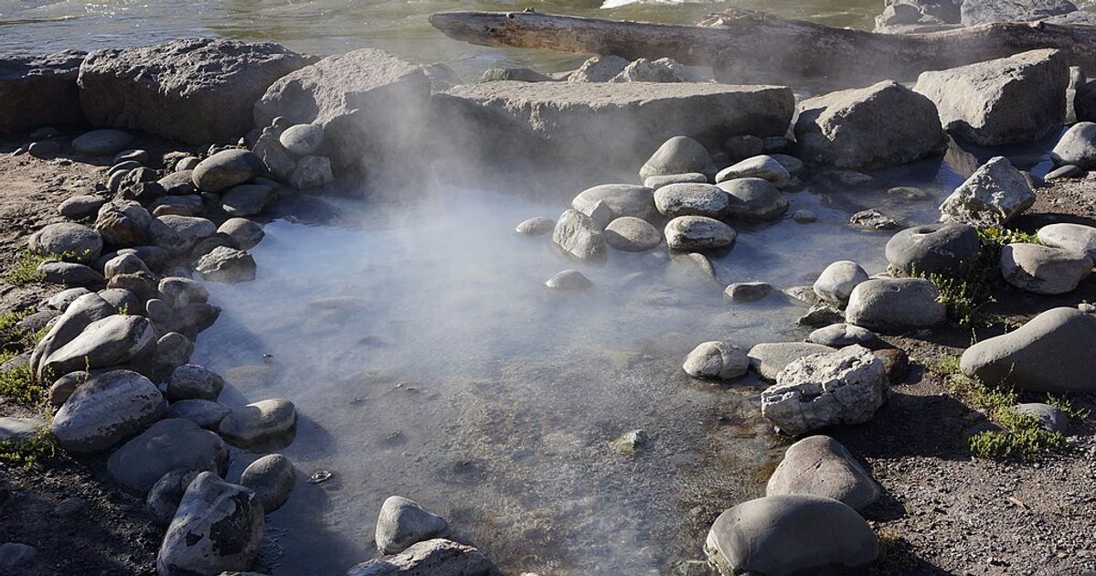 Historical issues of hydrotherapy in thermal–mineral springs of the Hellenic world